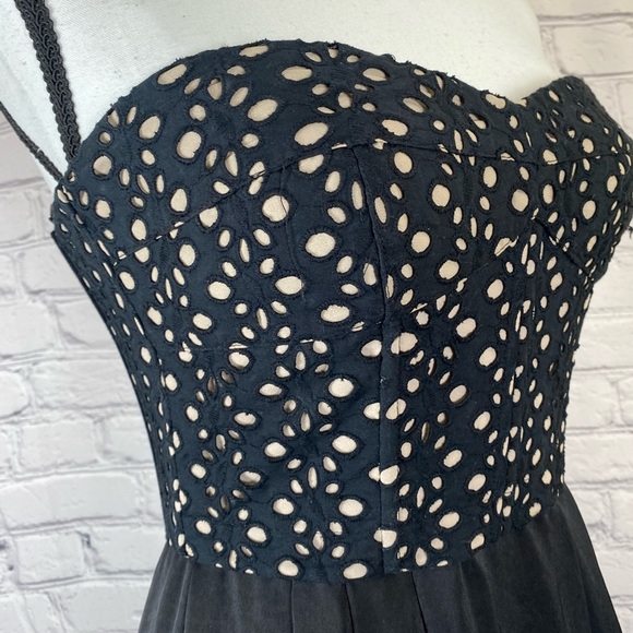 BCBG Max Azria Dress size 2 EUC - Picture 3 of 11